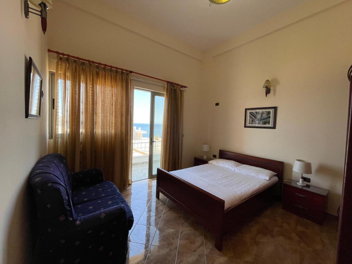 The First Hotel Saranda Zewnętrze zdjęcie